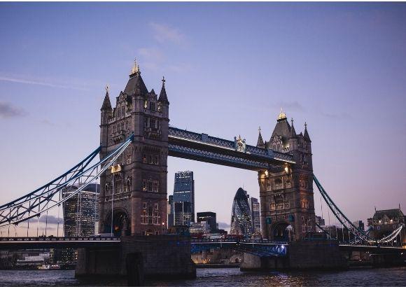 How can I study in the UK? Here are 7 scholarships to the UK for Malaysian students!