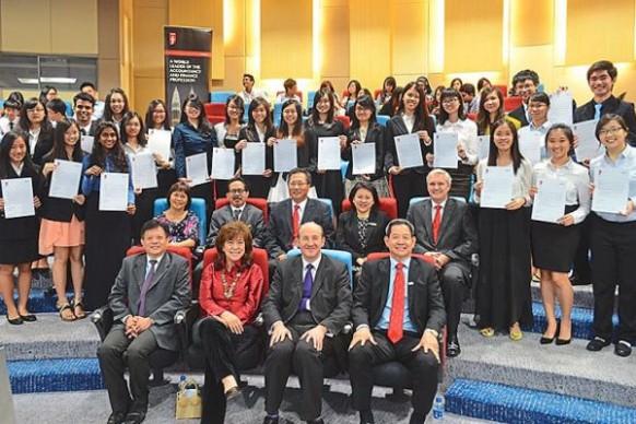 23 Malaysian students awarded scholarships in accounting