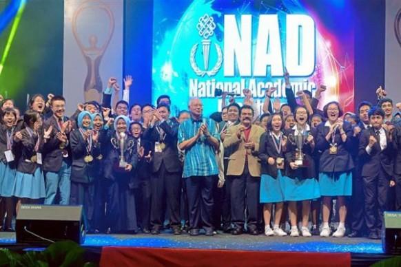 PM wants students to start asking questions
