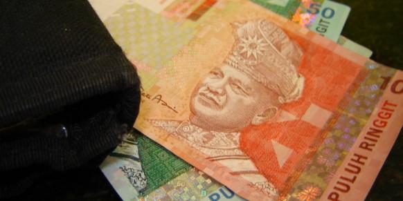 How do I get funding from PTPTN?