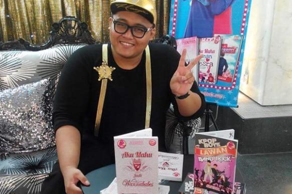 Transition from TESL graduate to Malay novelist