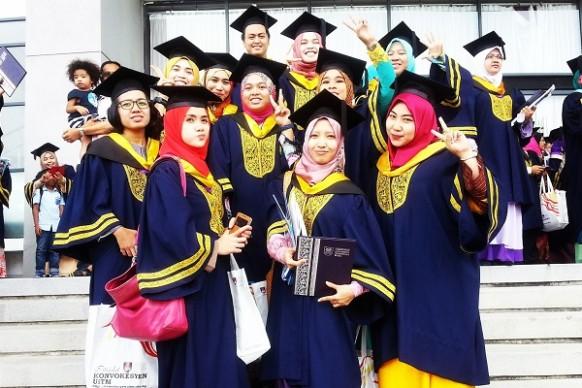 Buy a house after graduating