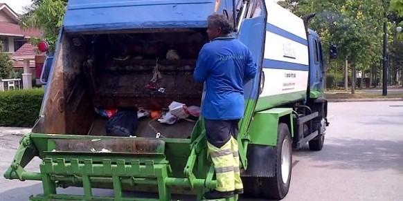 SPM 2016 candidate crushed by garbage truck