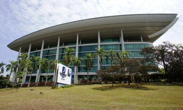 Awards for 14 students under Securities Commission
