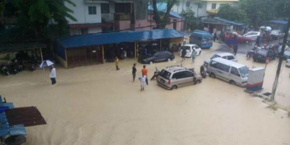 SPM students stranded due to floods and landslides hitting Penang