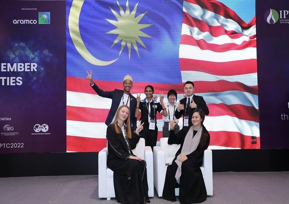Poised To Shine On A Career Path In Petroleum Engineering