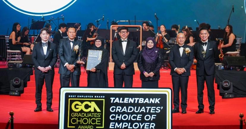 MMU Recognised Among Top 5 Private Universities at the 7th Graduates Choice Award 2024